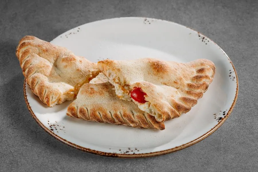 Кальцоне с курицей