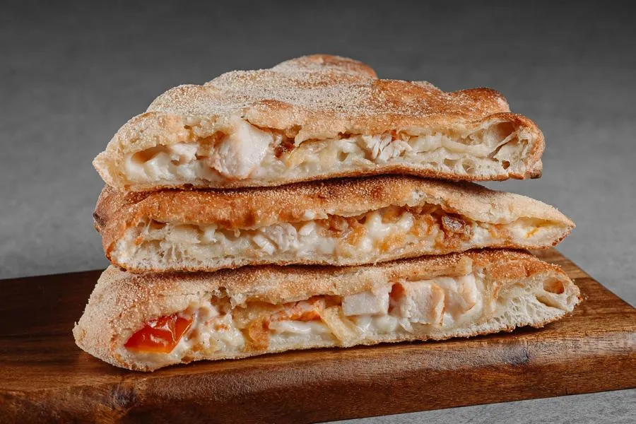 Кальцоне с курицей