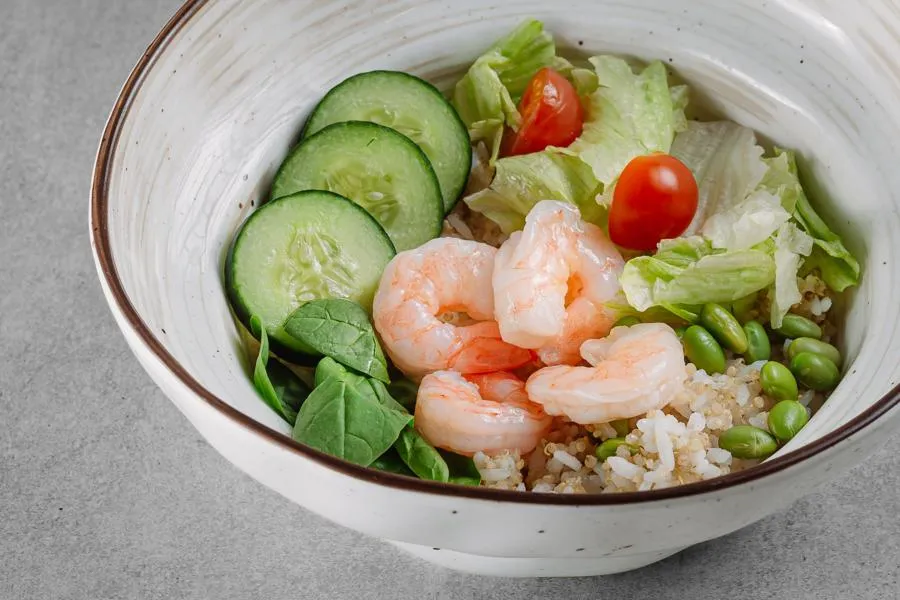 ПОКЕ С КРАБОМ И СОУСОМ ЧИЛИ